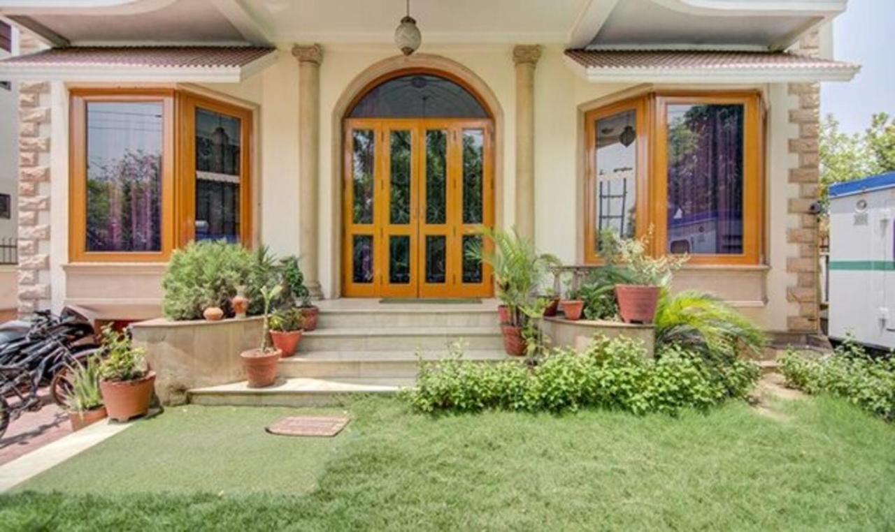 Fabexpress Ashray Hotel Noida Ngoại thất bức ảnh