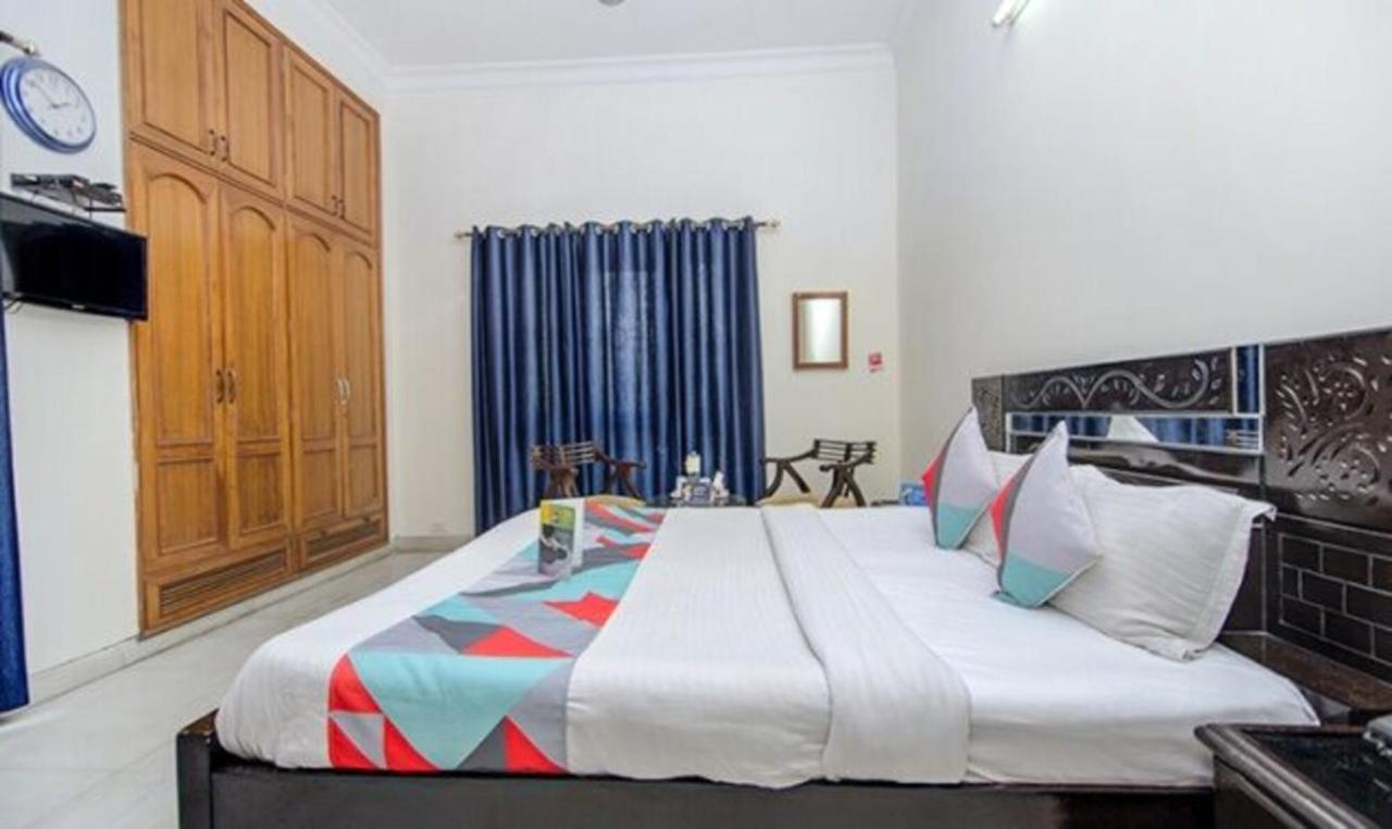 Fabexpress Ashray Hotel Noida Ngoại thất bức ảnh
