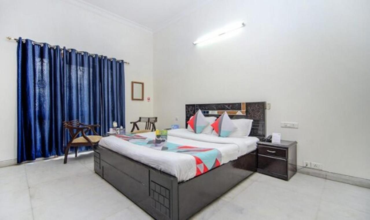 Fabexpress Ashray Hotel Noida Ngoại thất bức ảnh